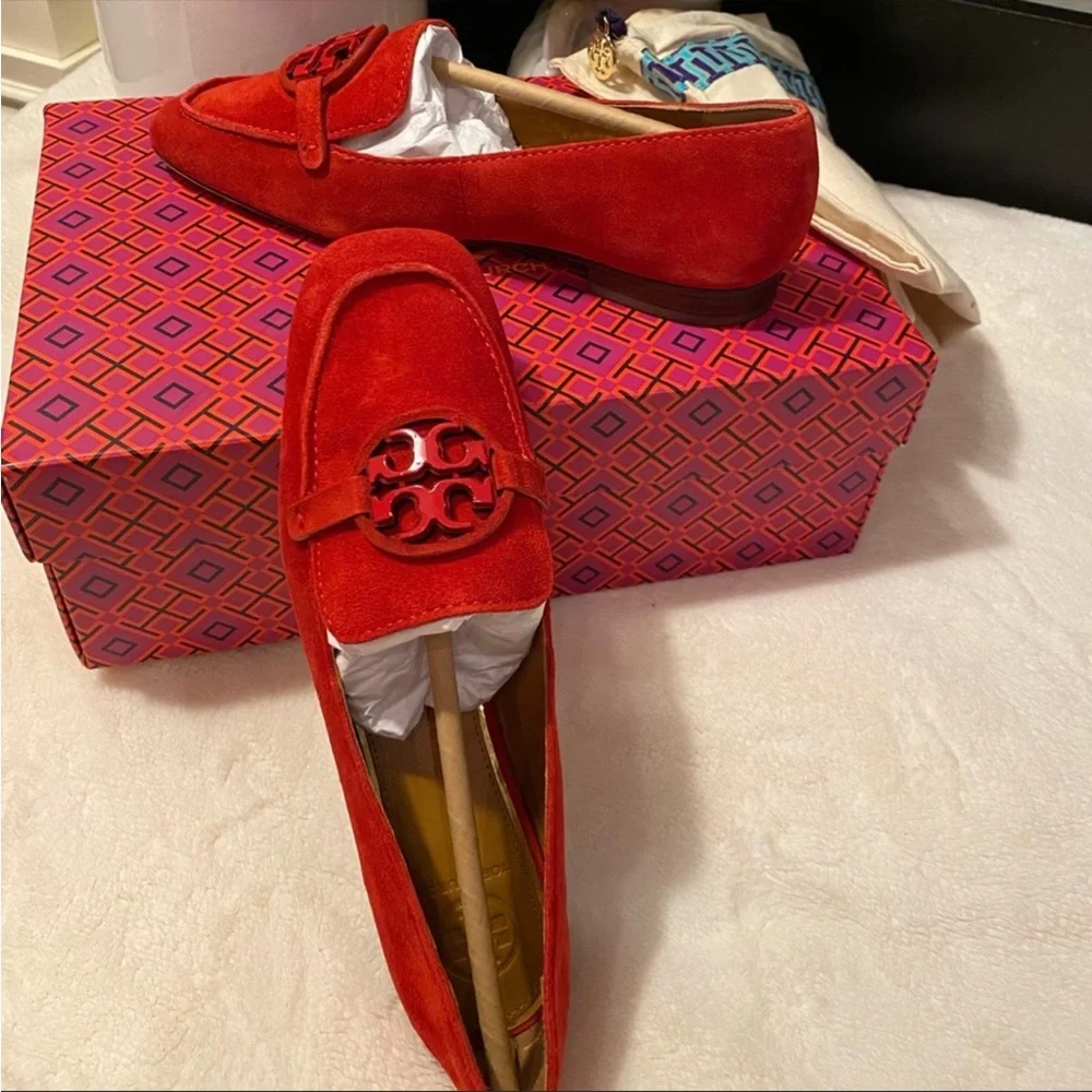 *NWT* Tory Burch Miller Metal-Logo
(NWT
Loafer Suede - Picture 2 of 4